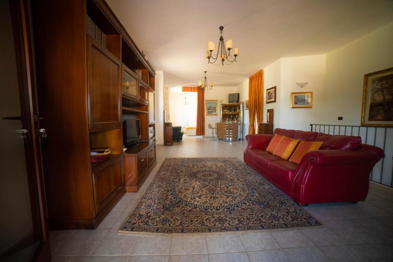Villa Patrizia-Luxury Villa Mottola Exterior foto