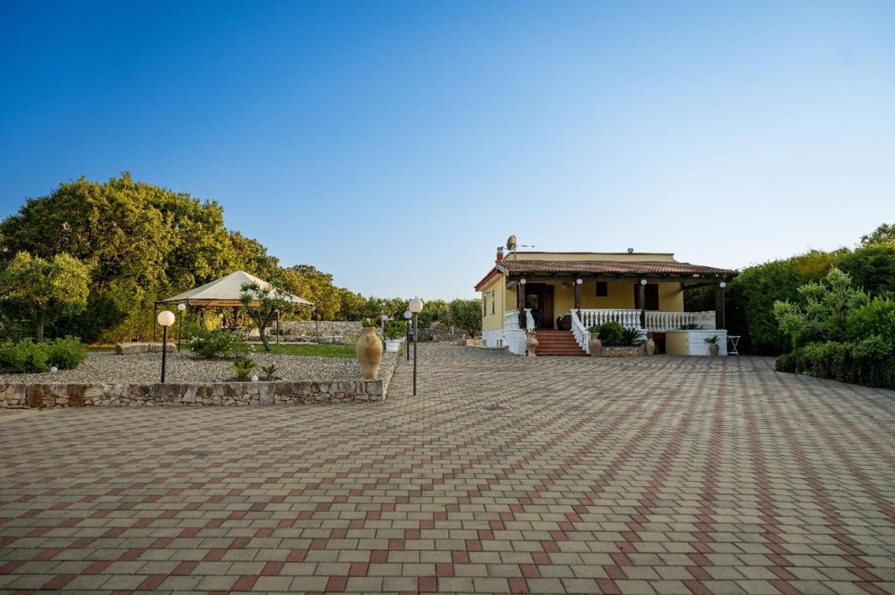 Villa Patrizia-Luxury Villa Mottola Exterior foto
